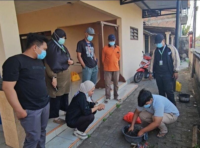 KKN T 15 Umsida Olah Sampah Plastik Menjadi Paving Block Bernilai Ekonomi