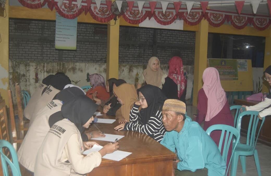 Dorong UMKM Naik Kelas, Mahasiswa KKN STAIM Karangasem Paciran Kenalkan Digitalisasi kepada Pelaku Usaha Tamanprijek