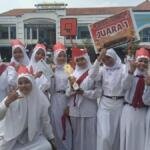 MIM 01 Ponpes Modern Juarai Gerak Jalan perguruan se-Ponpes Modern