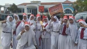 MIM 01 Ponpes Modern Juarai Gerak Jalan perguruan se-Ponpes Modern