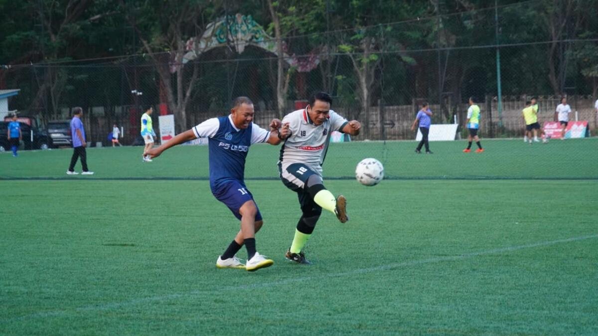 Duel Seru Umsura vs Umsida, Rektor Mundakir Cetak Gol dalam Laga Mini Soccer