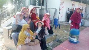 Emak-Emak Suporter Malisha, Bakar Semangat Tim di Laga Pembuka Fun Mini Soccer 4 Dasawarsa Al-Ishlah