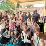 Sosialisasi Ecostraw Briket, Mahasiswa KKN Umsura Edukasi Manfaat Limbah Jerami