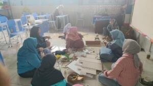 Dari Tangan Wali Murid, Semangat Maulid Mulai Terangkai