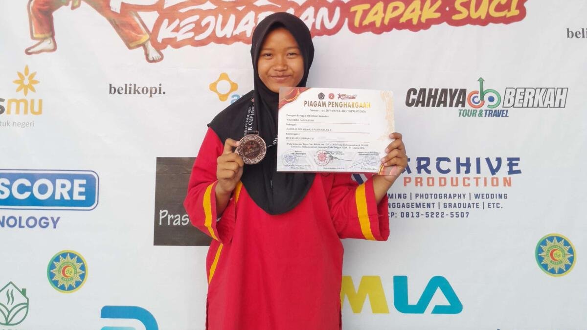 Atlet MTs Muhammadiyah 4 Bulubrangsi Raih Juara III Putri pada Kejuaraan Tapak Suci Piala Rektor UMLA
