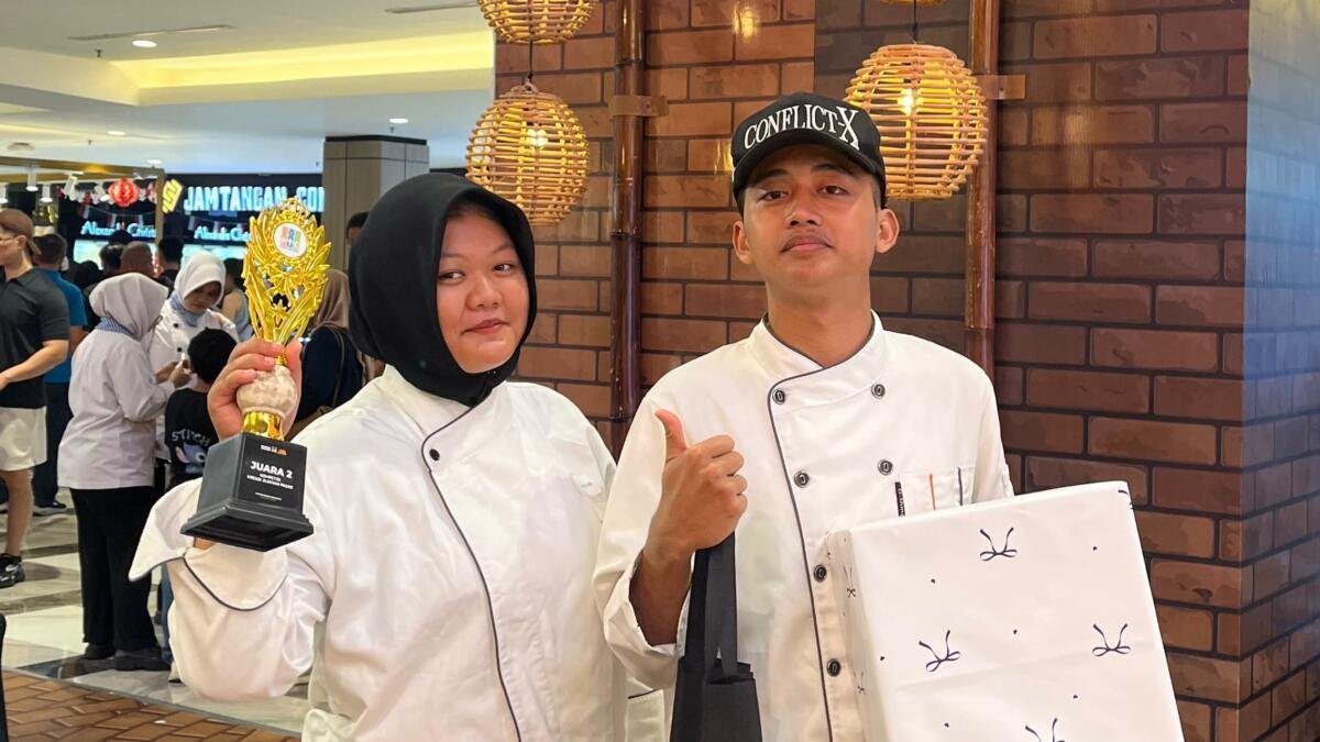 Kreasi Es Pisang Ijo, Dua Siswa SMK Mutu Gondanglegi Raih Juara II di PTC Surabaya