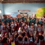 Mahasiswa KKN PGSD UMG Ajak Siswa SD Negeri 58 Gresik Membuat Damar Kurung