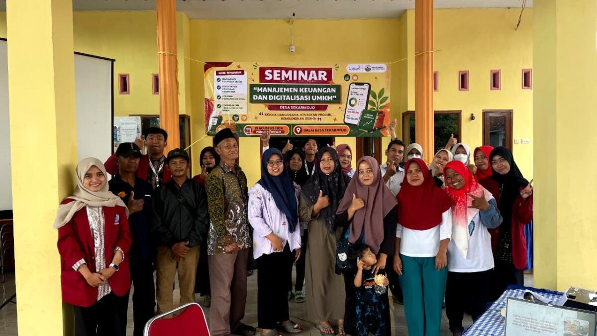 Lewat GEMA UMKM, KKN Pencerahan 1 Sekarmojo Umsida Kenalkan Pengelolaan Keuangan dan Digitalisasi