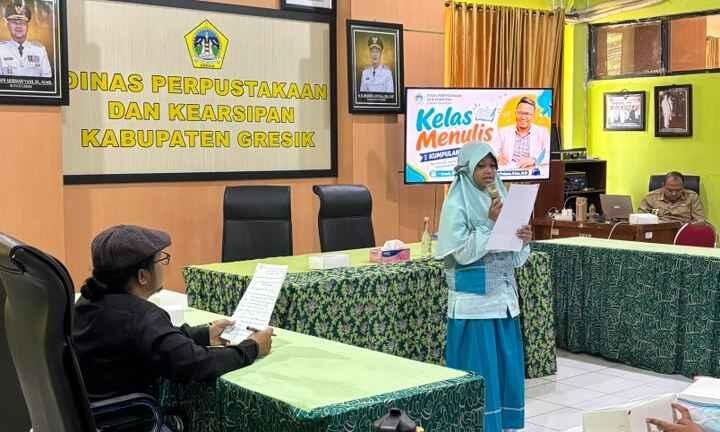 Lolos Kelas Menulis, Qaleesyaa Pulang Bawa Cerita dan Kawan Baru