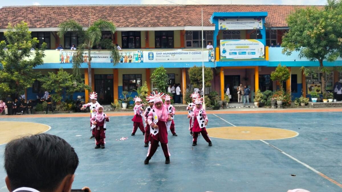 Lomba Senam Anak Indonesia Hebat Meriahkan Semarak Kemerdekaan SD Al Islam Cerme