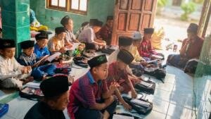 Mahasiswa KKN STIT Muhammadiyah Bojonegoro Perkuat Pendidikan Keagamaan melalui Pengabdian di Madrasah Diniyah Al-Isro’