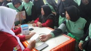 Mahasiswa UMM Gelar Dahsyat dan Gebyar Lansia, Dorong Kesehatan Keluarga