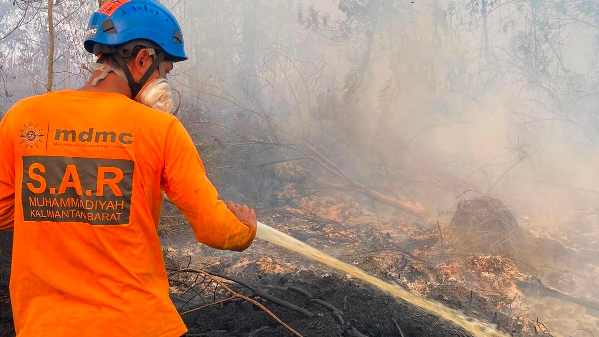 MDMC Kalimantan Barat Respons Karhutla di Kubu Raya, Lakukan Patroli hingga Pemadaman