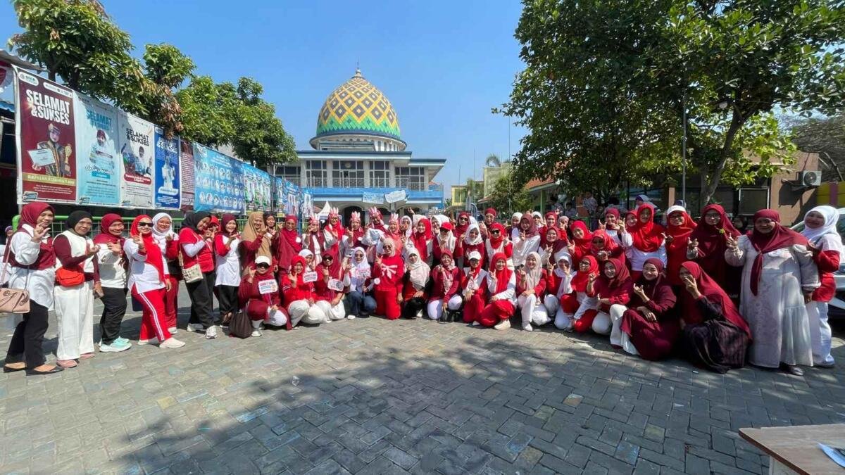 Meriahnya Lomba Agustusan SD Muhammadiyah 1 Krian Bersama Wali Murid