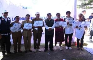 Mendikdasmen Salurkan Rp 860 Juta untuk 61 Sekolah Terdampak Gempa NTT
