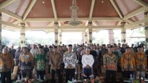 Mengikuti Sosialisasi dan Bimtek Satumu di Rumah Dinas Wabup Mojokerto