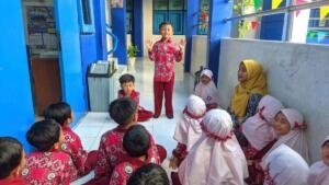 Menilik Little Diplomat Class 2 Firefly SD Muhammadiyah Manyar
