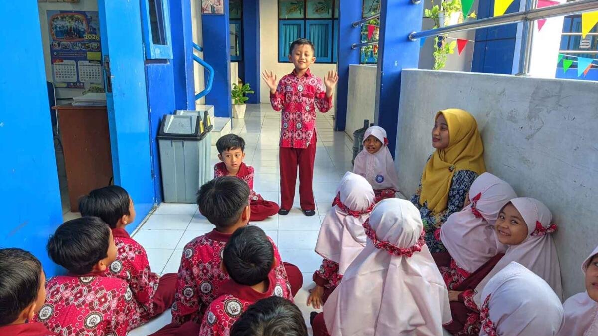 Menilik Little Diplomat Class 2 Firefly SD Muhammadiyah Manyar