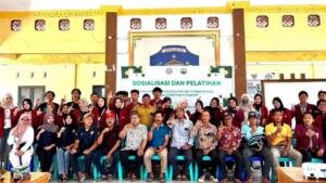 Menilik Pembuatan Pupuk Organik dan Lubang Biopori Warga Gedongboyountung bersama Mahasiswa KKN UMM 
