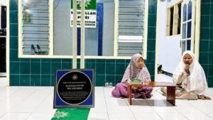 Musholla Putri PRA Kedurus Terima Prasasti Heritage Muhammadiyah, Jadi Pengingat Sejarah Dakwah dan Amal Saleh