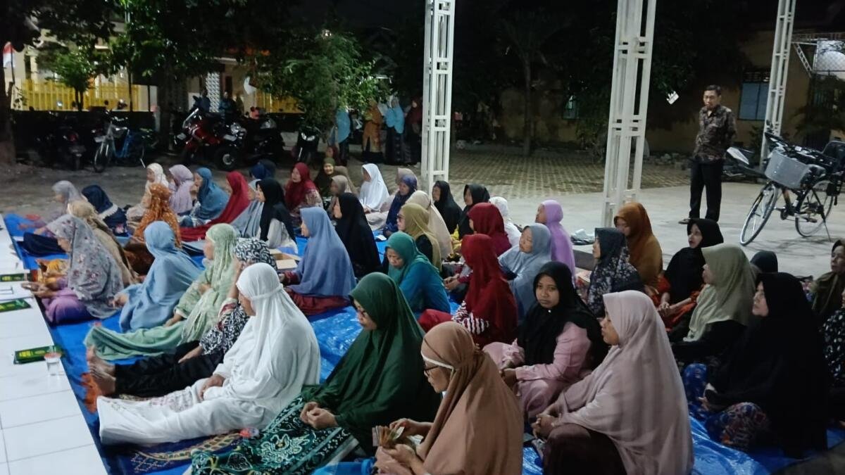 Musholla Putri PRA Kedurus Terima Prasasti Heritage Muhammadiyah, Jadi Pengingat Sejarah Dakwah dan Amal Saleh