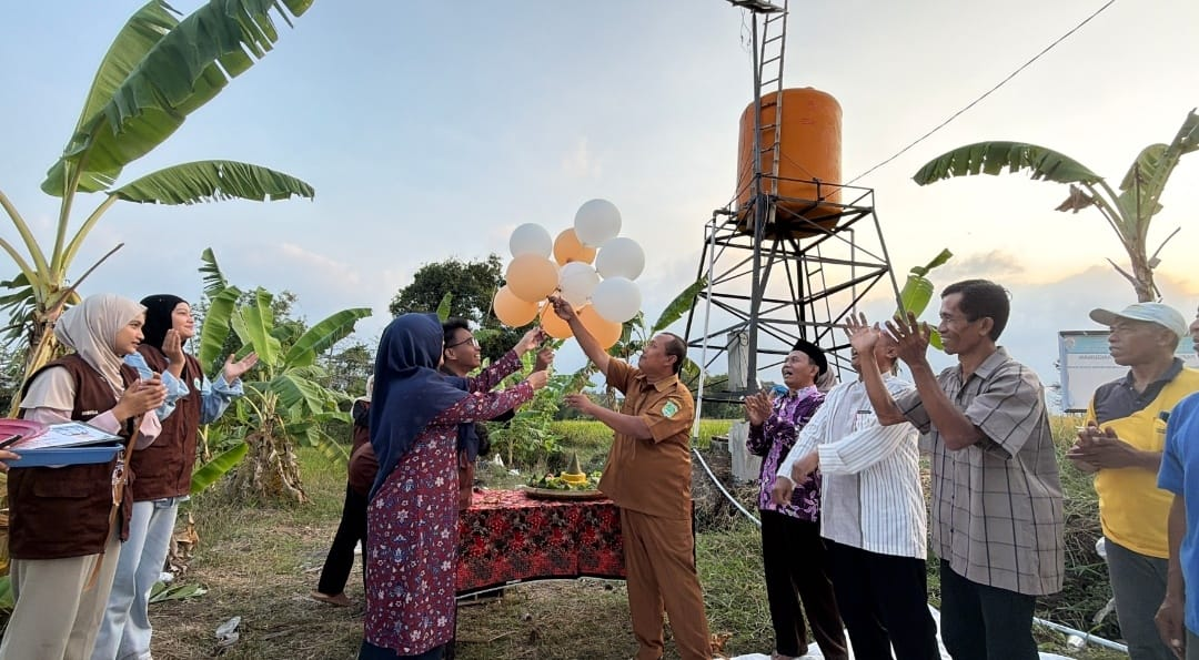 Pamsurya Karya Mahasiswa KKN Umsura Hadirkan Solusi Air Bersih Berbasis Energi Surya di Desa Sebani
