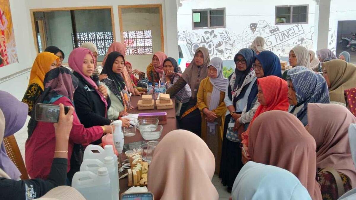 Menilik Pembuatan Sabun Organik Ramah Lingkungan di Desa Siliragung