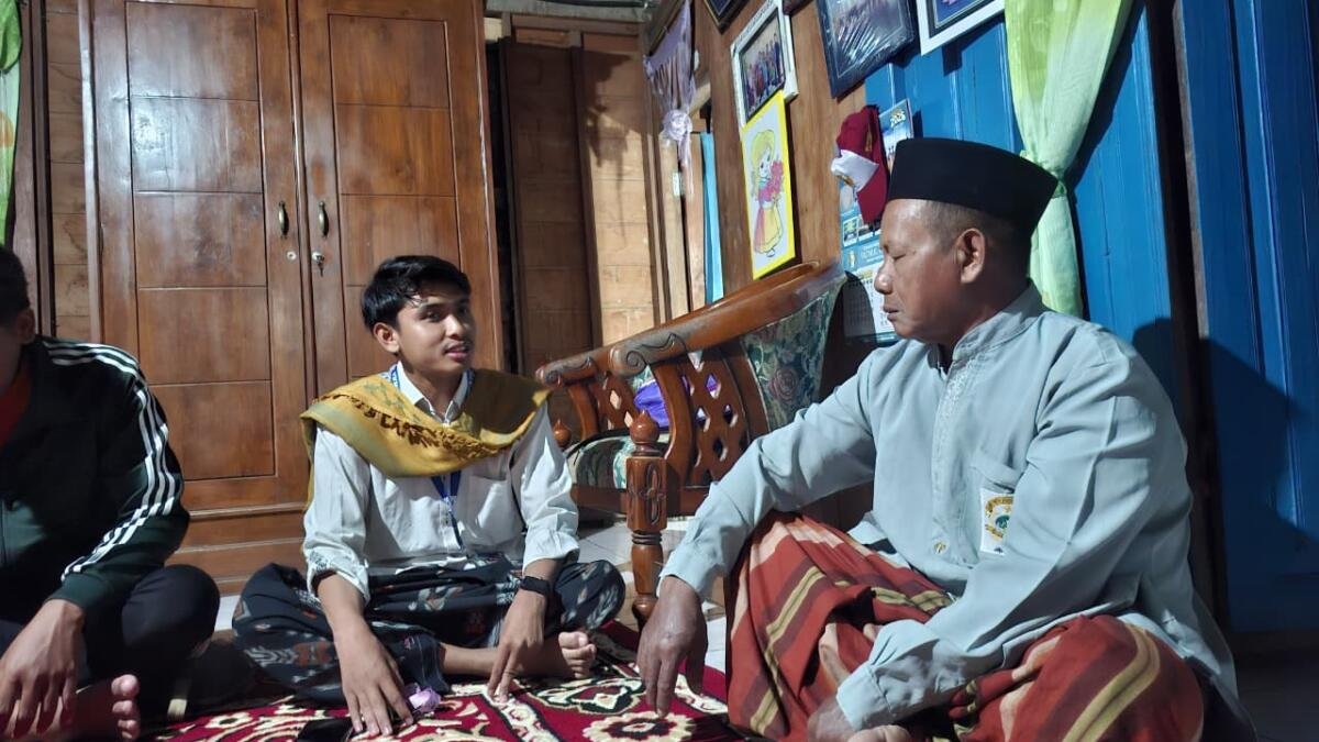 Pererat Sinergi dengan Masyarakat, Mahasiswa KKN STAIM Silaturahmi dengan Seluruh Ketua RT Tamanprijek