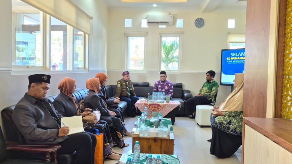 Perkuat Metode Semi Pesantren, SD Muhlas Studi Tiru ke SMP Mudipat Porong
