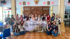 KKN MAS Kelompok 21 dan 22 Ajak Warga Desa Pait Olah Kulit Kopi Jadi Masker Wajah