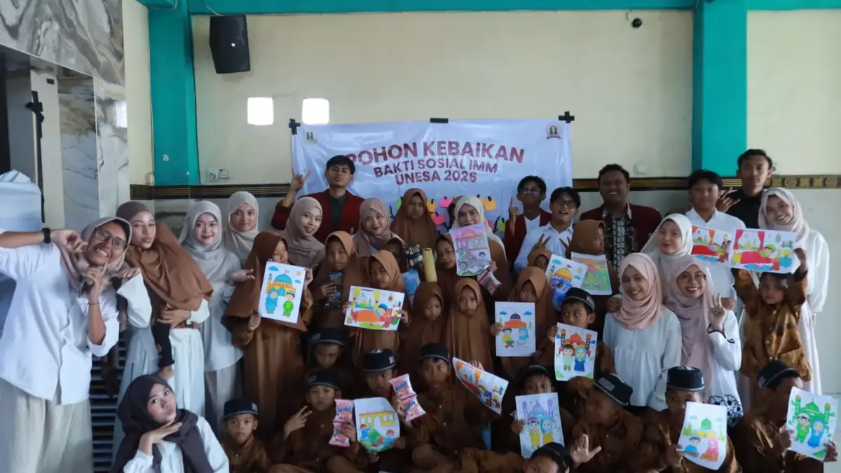 PK IMM Solitical Unesa Ajak Anak Panti Tanam Pohon Kebaikan