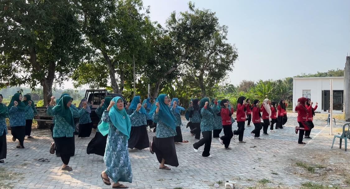 PLP 70 Umsida Ajak 32 Anggota PKK Sumurgayam Senam Sehat