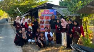 PLP 70 Umsida Dampingi Tiga UMKM Sumurgayam Perkuat Identitas dan Promosi Usaha