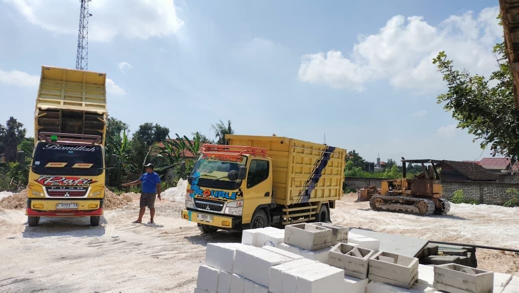 PRM Gosari Mulai Bangun Asrama Putra, Uruk Lahan dengan 81 Dump Truck