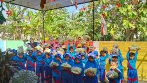 “Saber Leso” dan “Berbuka” TK ABA VI Kota Probolinggo Tebar Manfaat Warga Sekitar
