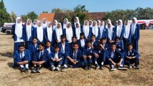 Saksikan Kekompakan Paskibra, Siswa SMP Mudama Ikuti Upacara HUT Ke-81 RI