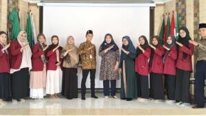 SD Muhammadiyah 18 Surabaya Sambut 8 Mahasiswa PLP PGSD Umsura