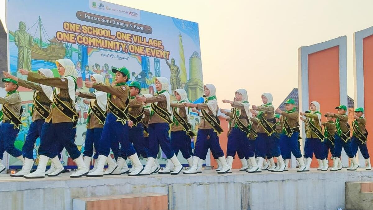SDMP Tamsis Tampilkan Pocil dan Tapak Suci dalam One School One Event di Mojokerto