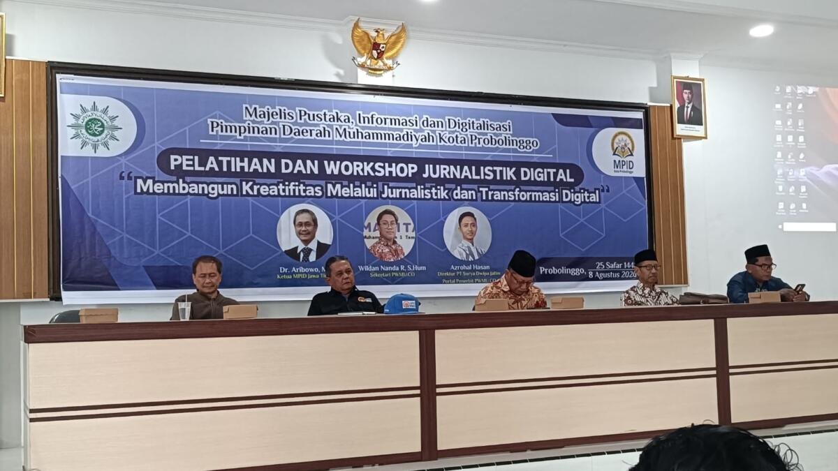 Peserta Senior Tak Mau Kalah, Antusias Belajar Jurnalistik Digital di PDM Probolinggo