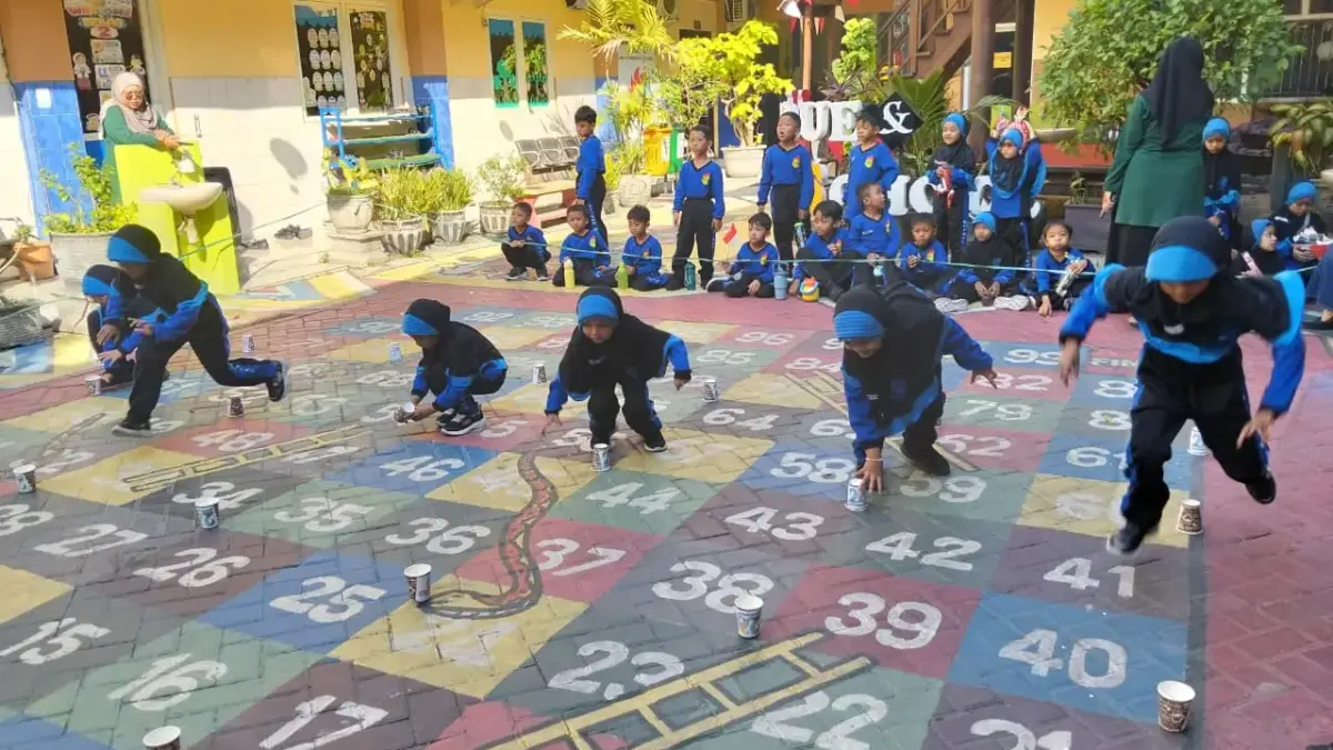 Semarak Agustusan SD Muhammadiyah 1 Krian Tanamkan Karakter dan Kebersamaan