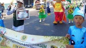 Semarak Karnaval PAUD Kota Batu, Suryo Maskot Mudeba Bergabung Bersama TK ABA 1