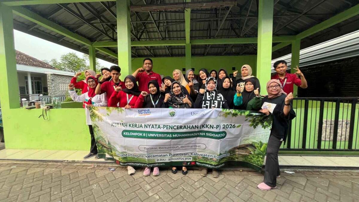 Senam Hipertensi Bersama Ibu PKK, Mahasiswa KKN Dorong Kesadaran Hidup Sehat di Dusun Puntir