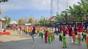 Senam Kemerdekaan Sekolah Ceria Satukan Murid, Guru, dan Warga Muhammadiyah Melirang