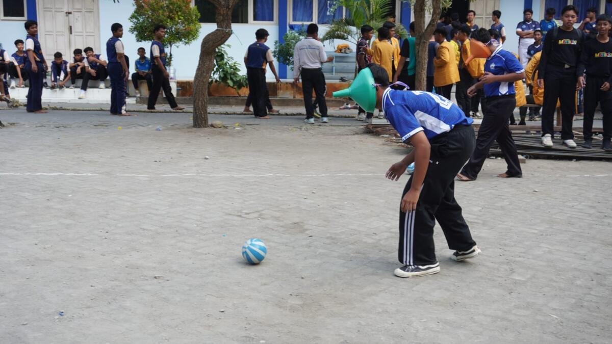 Serunya Lomba Bola Corong Meriahkan PHBN Mamsaka