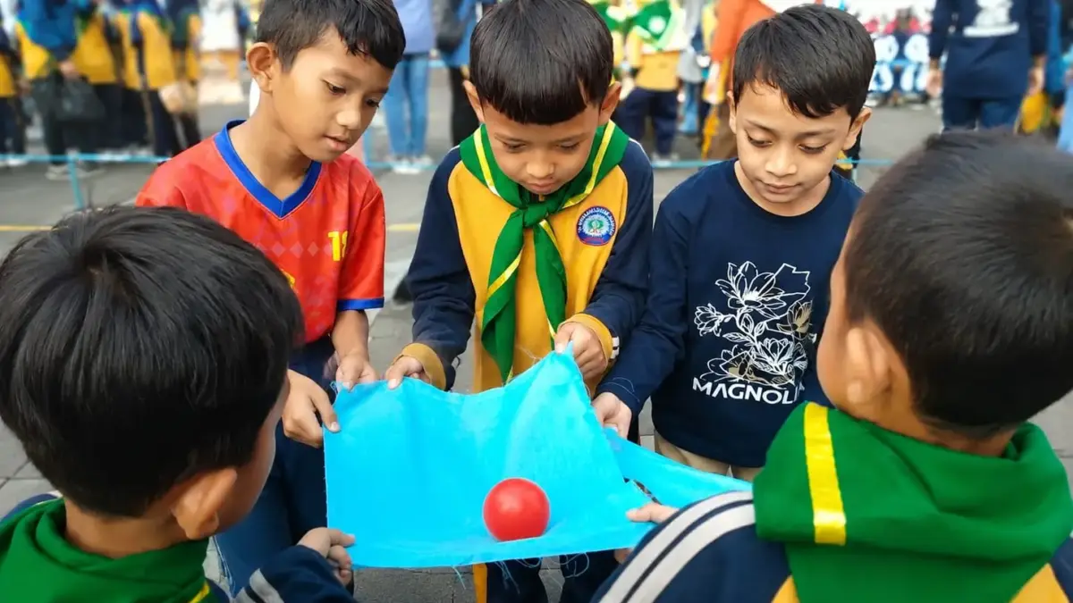 SIGAP RI Meriahkan Halaman SDMM, 300 Siswa Ikuti Empat Permainan