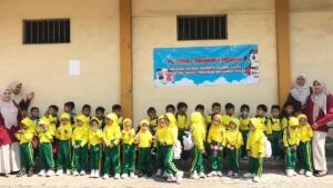 Siswa KB Aisyiyah Qurrota’ayun Kunjungi Pabrik Yakult