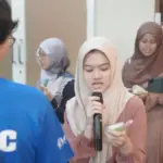 Siswa Smamita Kenalkan Jajanan Tradisional kepada Guest Teacher Asal Jepang