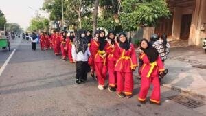 SMP Muhammadiyah 11 Surabaya Meriahkan Milad ke-63 Tapak Suci dengan Jalan Sehat