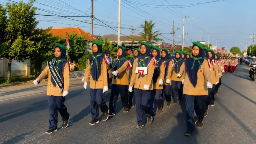 SMP Mulia Tulangan Borong Lima Gelar Lomba Gerak Jalan HUT RI