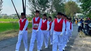 Tampil Kompak dan Memukau, Siswa SD Mutu Kagumi Semarakkan Gerak Jalan HUT RI Ke-81 di Balongpanggang
